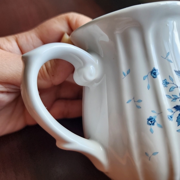 Ceramic white with blue roses cup - Picture 6 of 14